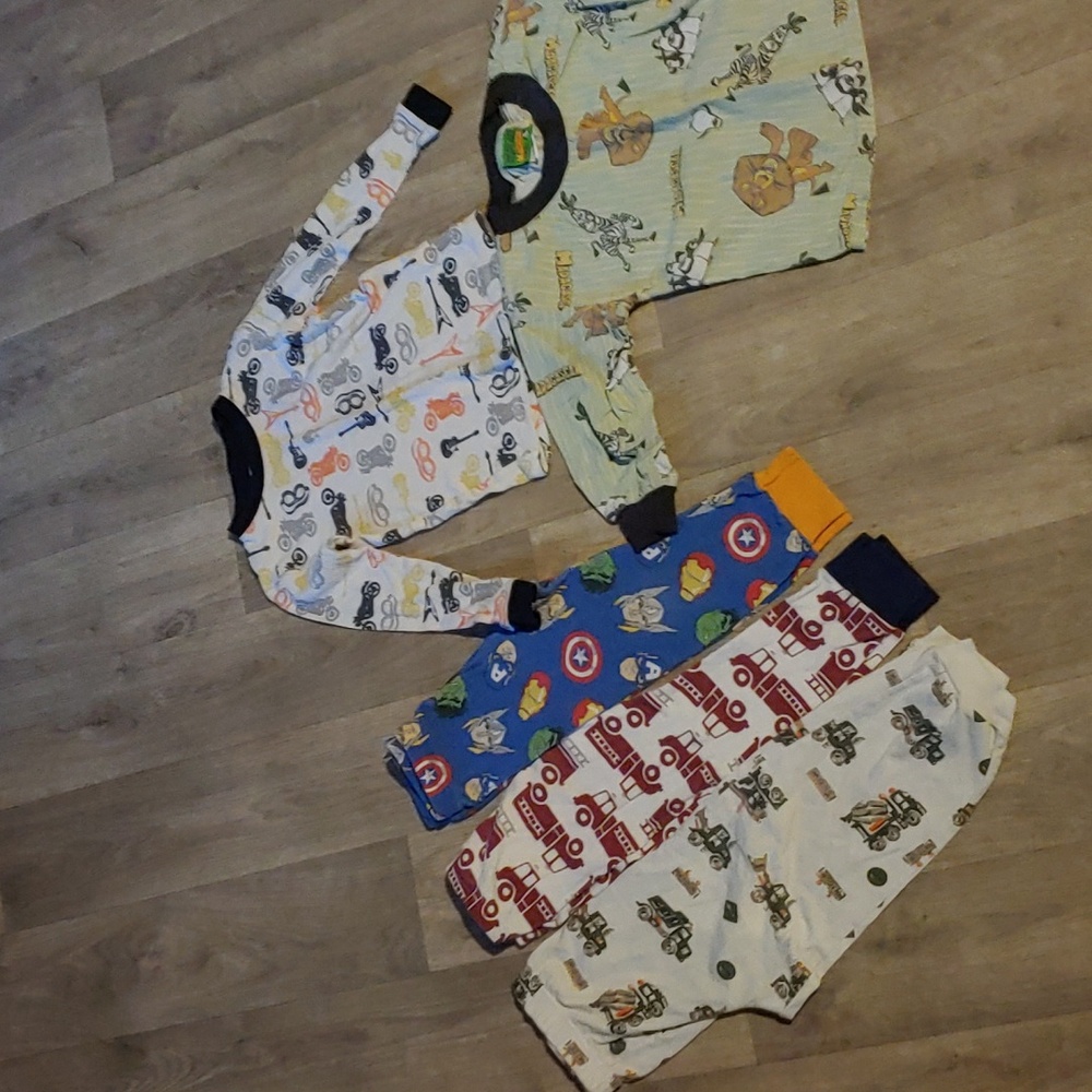 Boys Size 3 Pyjama Bundle